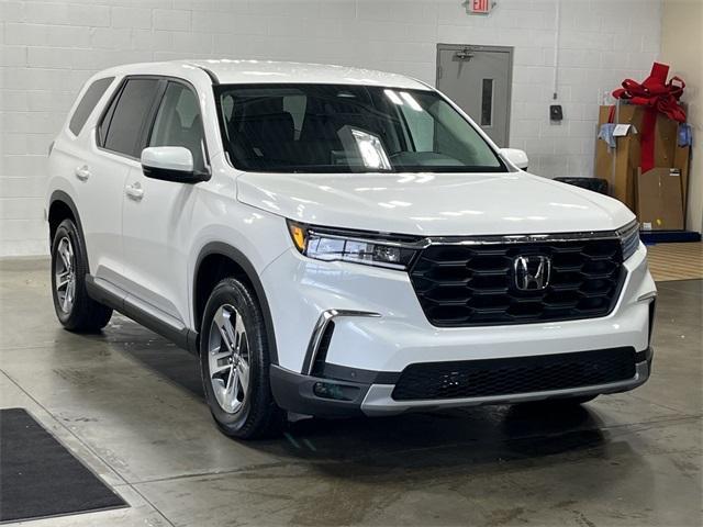 used 2025 Honda Pilot car, priced at $42,977