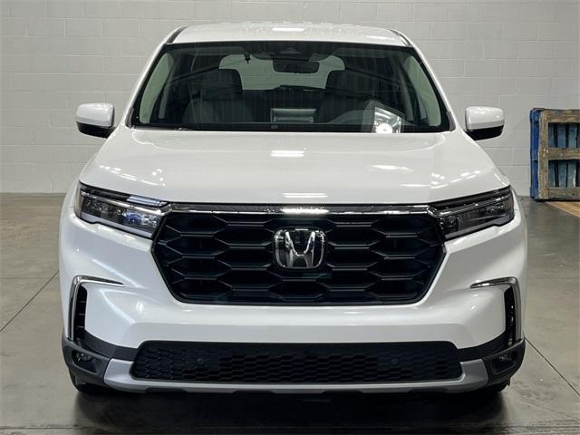 used 2025 Honda Pilot car, priced at $42,977