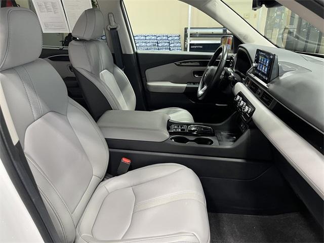used 2025 Honda Pilot car, priced at $42,977