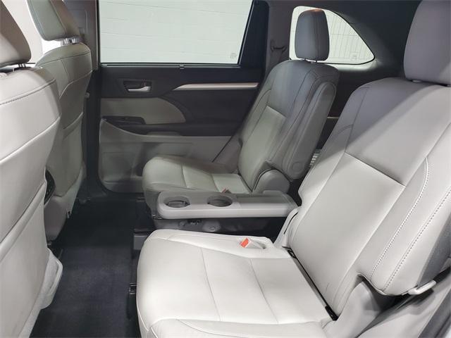 used 2018 Toyota Highlander car, priced at $24,477