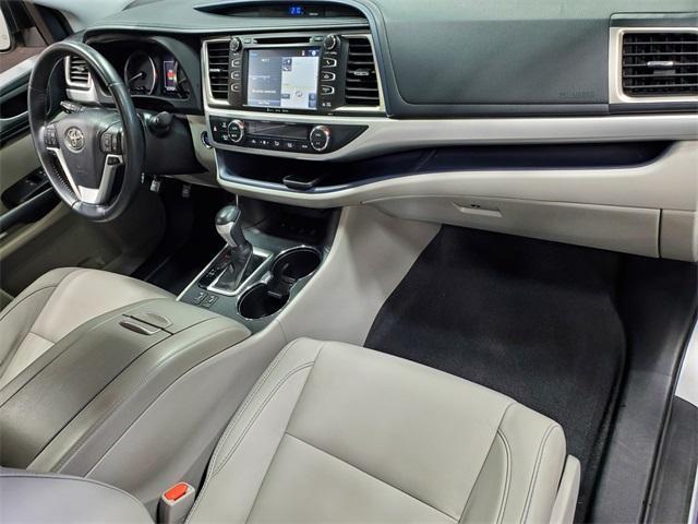 used 2018 Toyota Highlander car, priced at $24,477