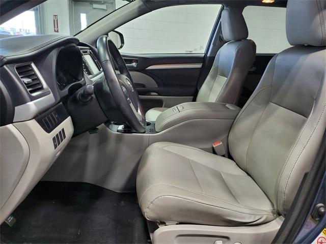 used 2015 Toyota Highlander car, priced at $14,400