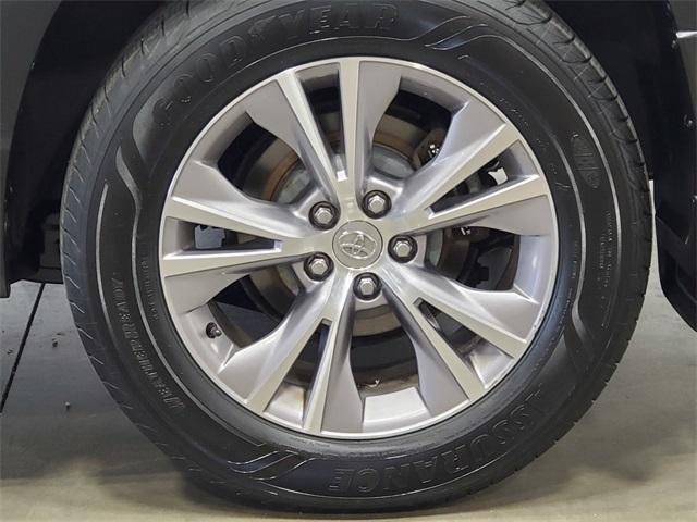 used 2015 Toyota Highlander car, priced at $14,400