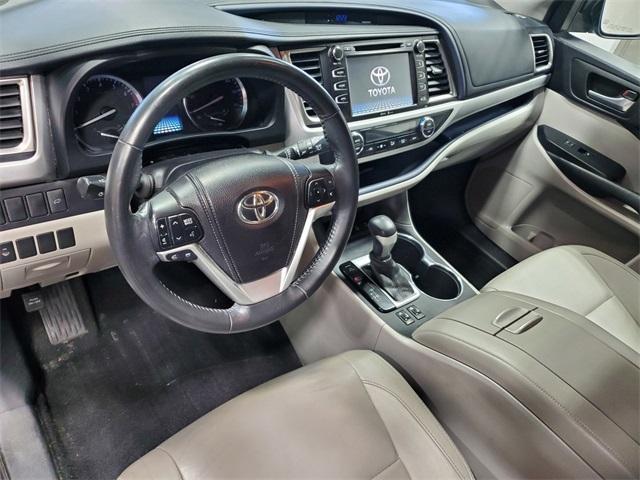 used 2015 Toyota Highlander car, priced at $14,400