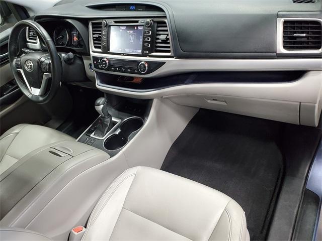 used 2015 Toyota Highlander car, priced at $14,400
