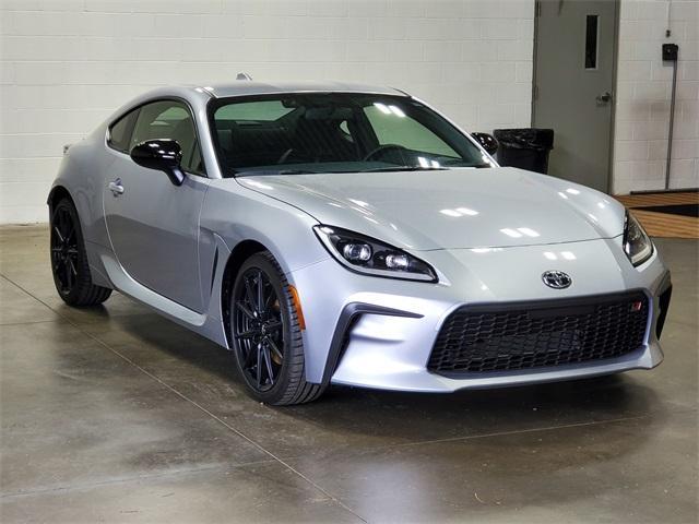 used 2024 Toyota GR86 car, priced at $32,977