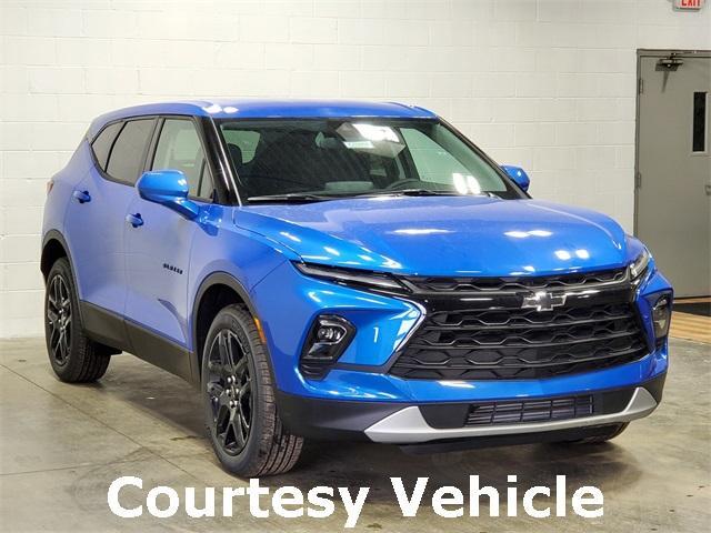 new 2025 Chevrolet Blazer car, priced at $39,820