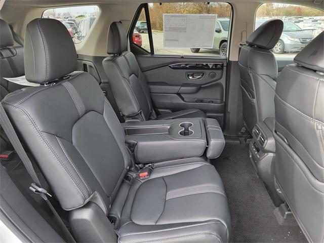 new 2025 Honda Pilot car, priced at $49,409
