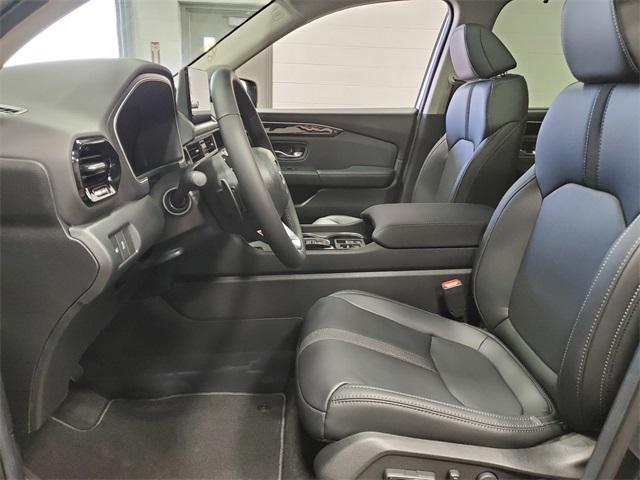 new 2025 Honda Pilot car, priced at $51,050