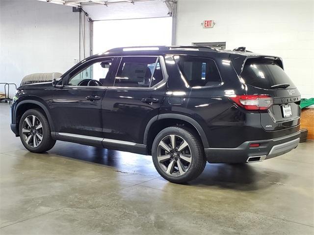 new 2025 Honda Pilot car, priced at $51,050