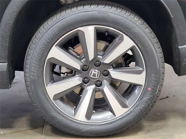 new 2025 Honda Pilot car, priced at $51,050