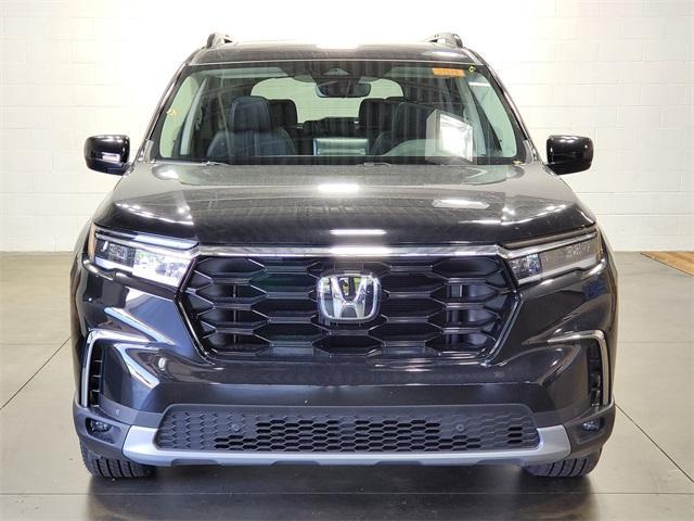 new 2025 Honda Pilot car, priced at $51,050