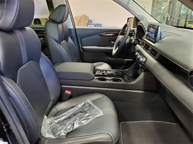 new 2025 Honda Pilot car, priced at $51,050