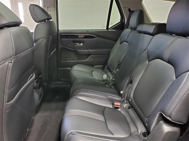 new 2025 Honda Pilot car, priced at $51,050