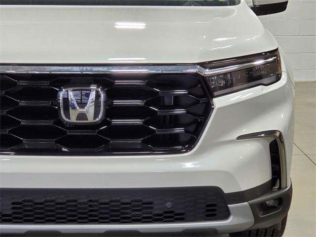 new 2025 Honda Pilot car, priced at $50,150