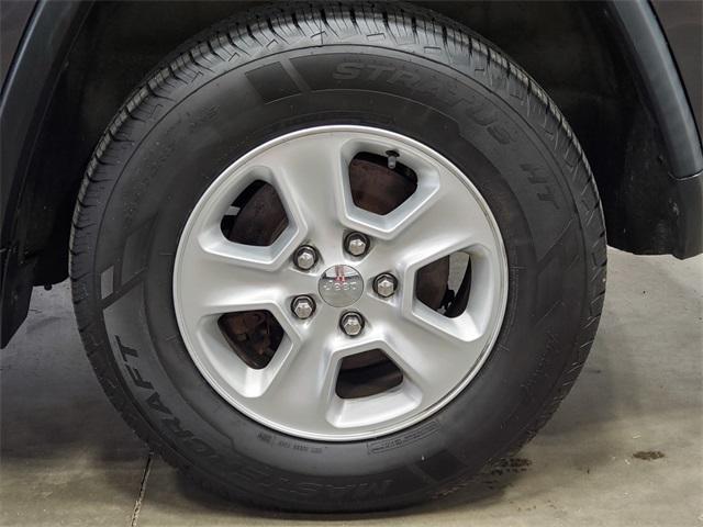 used 2016 Jeep Grand Cherokee car, priced at $11,977
