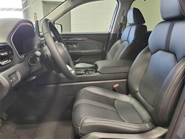 new 2025 Honda Pilot car, priced at $45,976