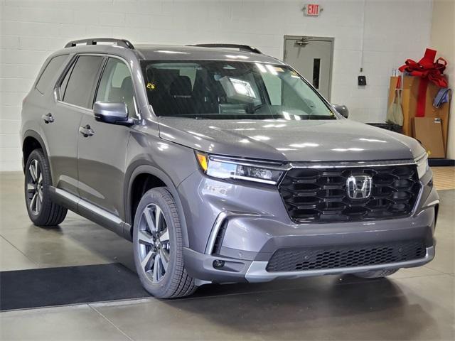 new 2025 Honda Pilot car, priced at $45,976