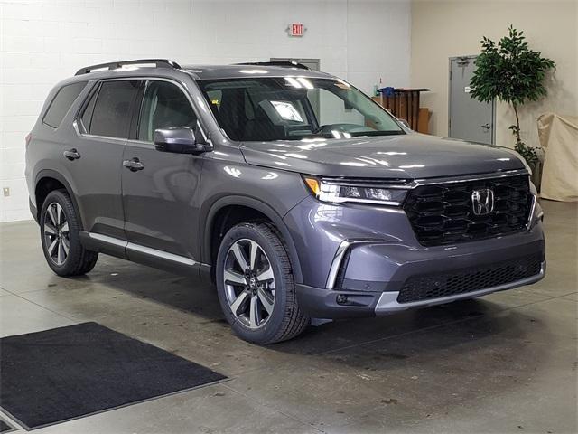 new 2025 Honda Pilot car, priced at $50,995