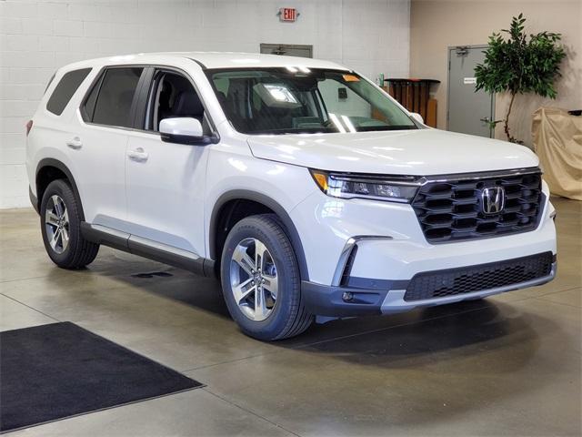 new 2025 Honda Pilot car, priced at $45,085