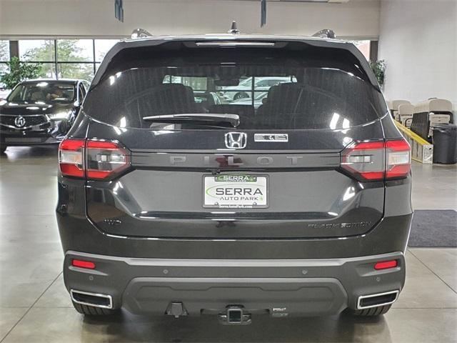 new 2025 Honda Pilot car, priced at $55,975