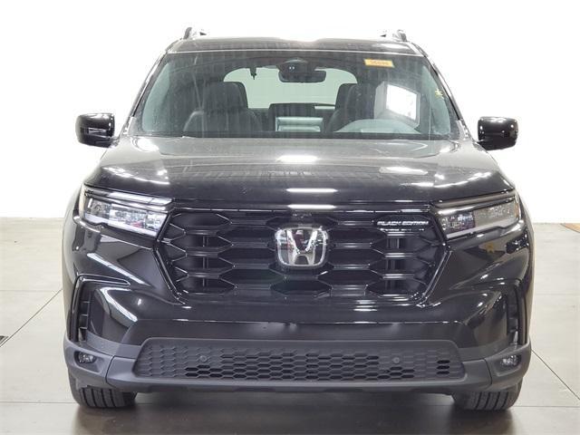 new 2025 Honda Pilot car, priced at $55,975