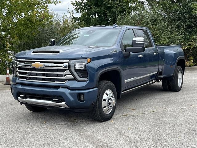 new 2025 Chevrolet Silverado 3500 car, priced at $92,664