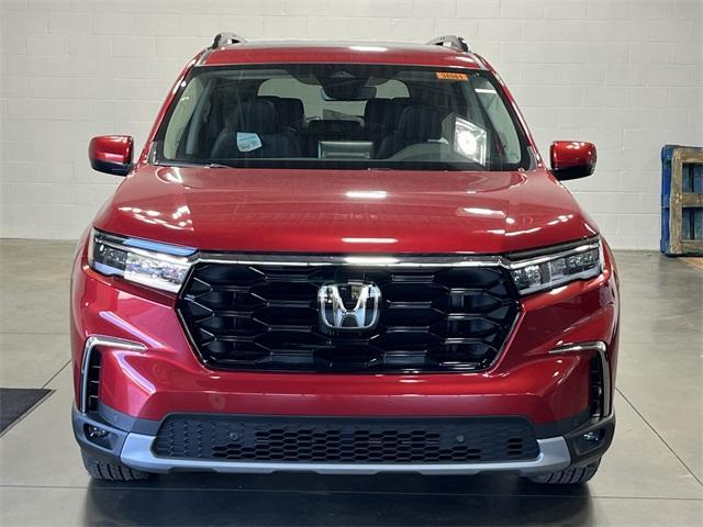 new 2025 Honda Pilot car, priced at $48,329