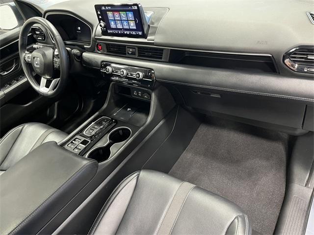 used 2025 Honda Pilot car, priced at $42,977
