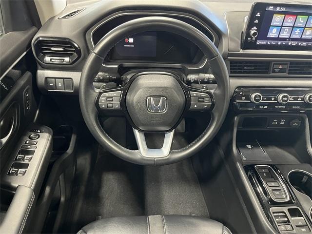 used 2025 Honda Pilot car, priced at $42,977