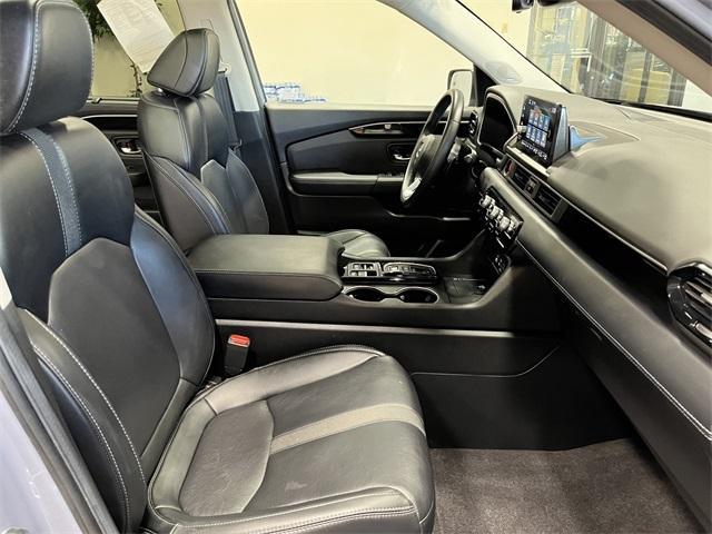 used 2025 Honda Pilot car, priced at $42,977