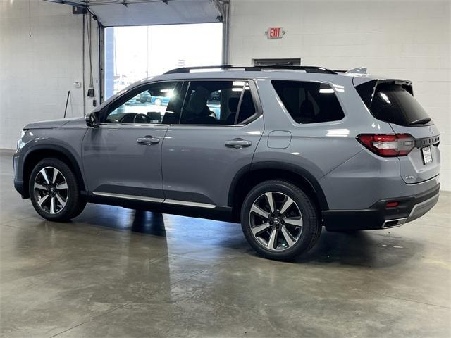 used 2025 Honda Pilot car, priced at $42,977