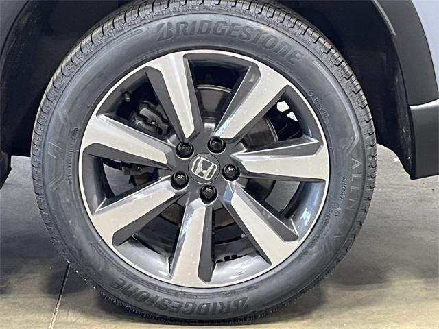 used 2025 Honda Pilot car, priced at $42,977