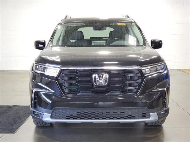 new 2025 Honda Pilot car, priced at $50,995