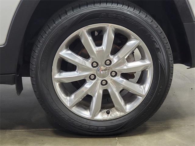 used 2016 Jeep Cherokee car, priced at $11,977