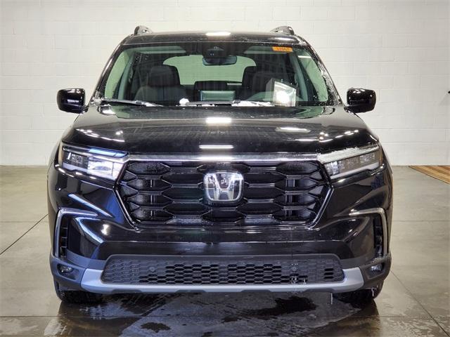 new 2025 Honda Pilot car, priced at $51,721