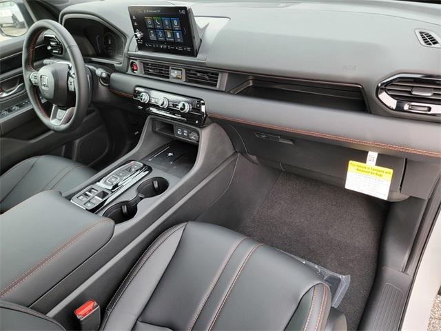 new 2025 Honda Pilot car, priced at $47,886