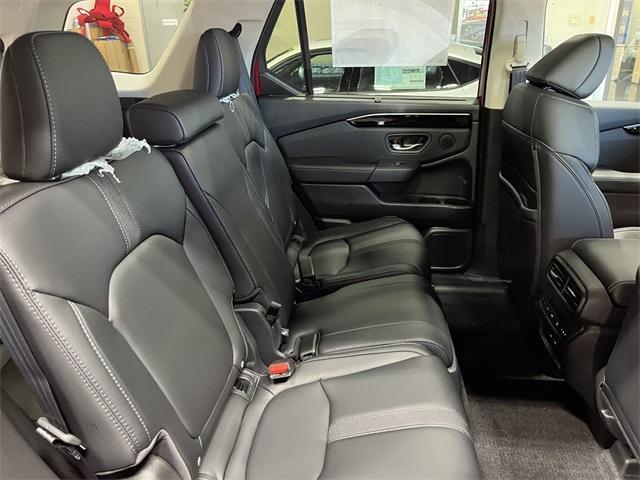 new 2025 Honda Pilot car, priced at $46,829