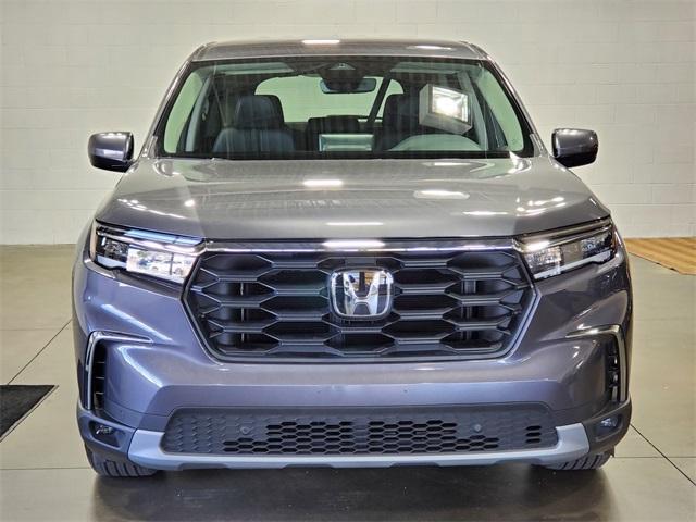 used 2025 Honda Pilot car, priced at $42,977