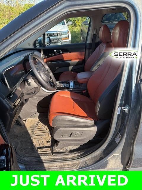 used 2023 Kia Carnival car, priced at $31,977