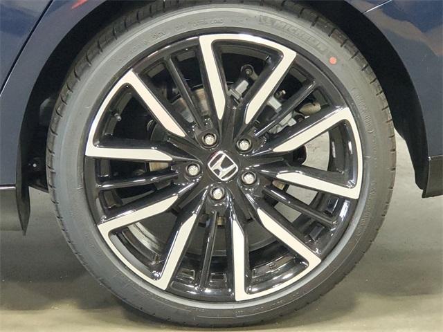new 2025 Honda Accord Hybrid car, priced at $37,820