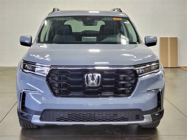 new 2025 Honda Pilot car, priced at $52,235