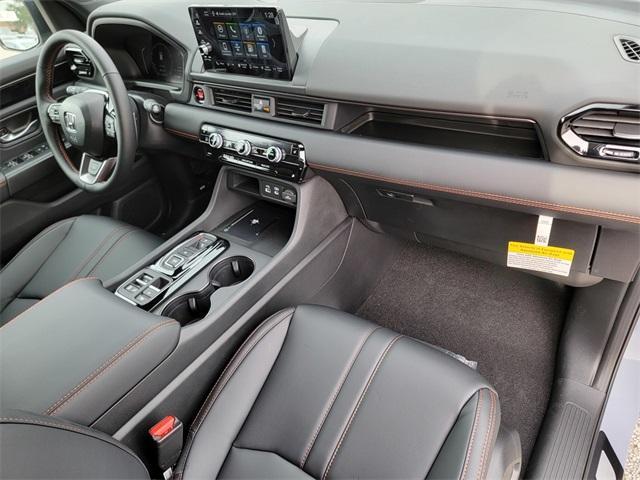 new 2025 Honda Pilot car, priced at $48,606
