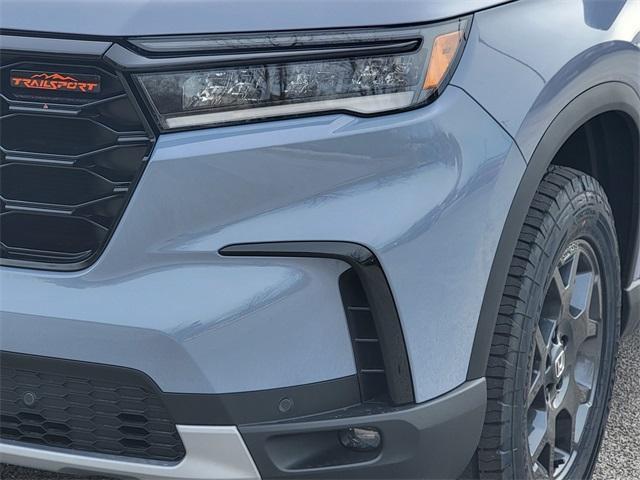 new 2025 Honda Pilot car, priced at $48,606