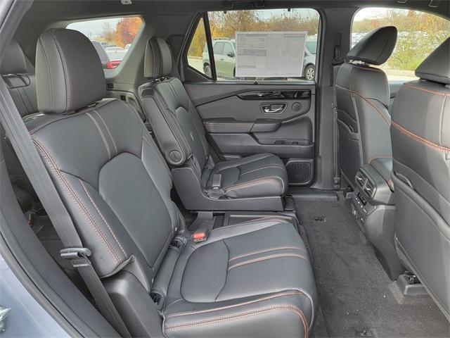 new 2025 Honda Pilot car, priced at $48,606