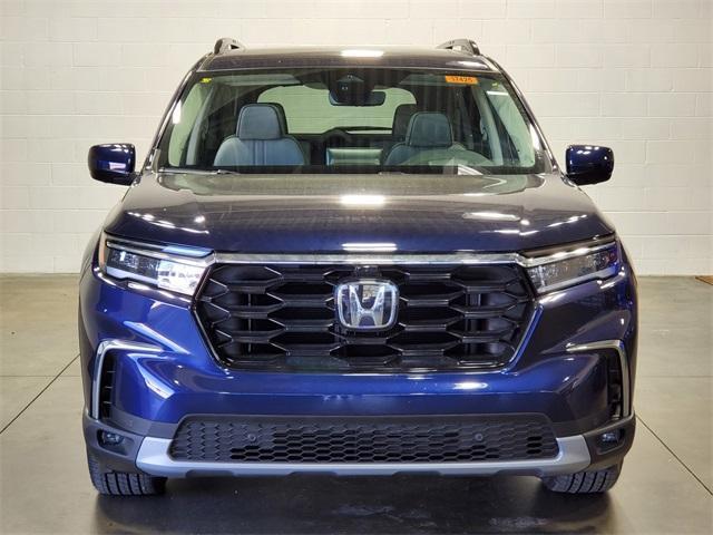 new 2025 Honda Pilot car, priced at $56,250