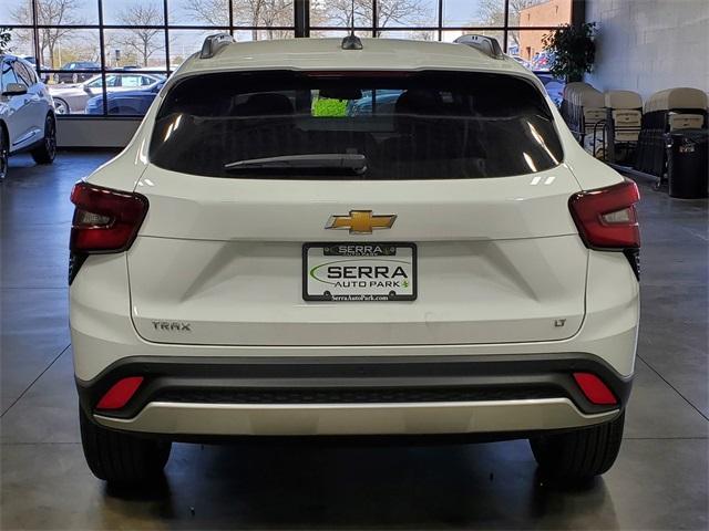 new 2025 Chevrolet Trax car
