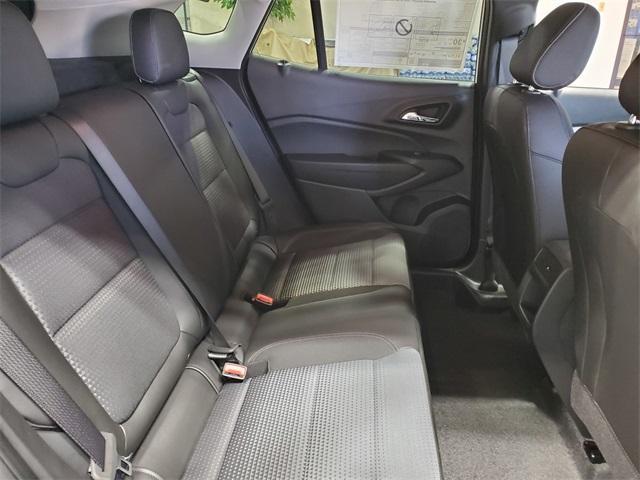 new 2025 Chevrolet Trax car