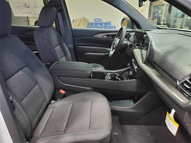 new 2025 Chevrolet Traverse car, priced at $40,647