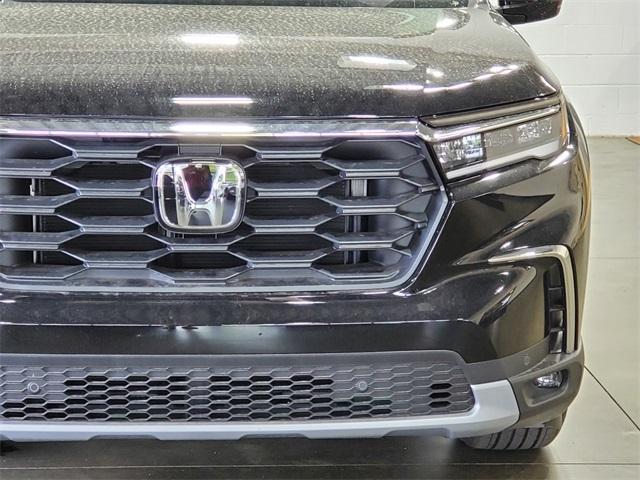 new 2025 Honda Pilot car, priced at $46,995